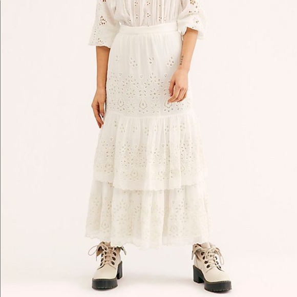 Free People Dresses & Skirts - Free people | midi eyelet tired skirt white size 8
